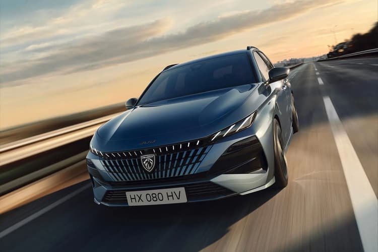 Peugeot E-308 med ny design och längre räckvidd